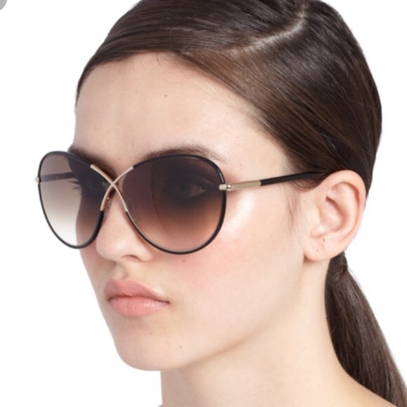 TOM FORD ‘Rosie’ Black/Gold Women’s Sunglasses - Picture 8 of 8